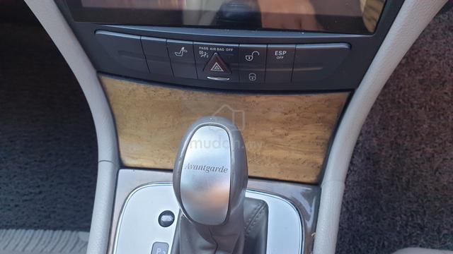 Mercedes Benz E200 K AVANTGARDE (CBU) 1.8 (A) - 4