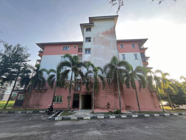 Suria Apartment (Bukit Merah Laketown) 1