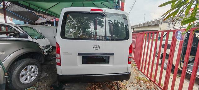 2010 Toyota HIACE 2.5 (M) Panel van - 4