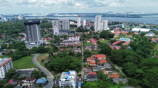 Jb town bungalow land Jalan nong chik for sale 19000sqft freehold inte 3