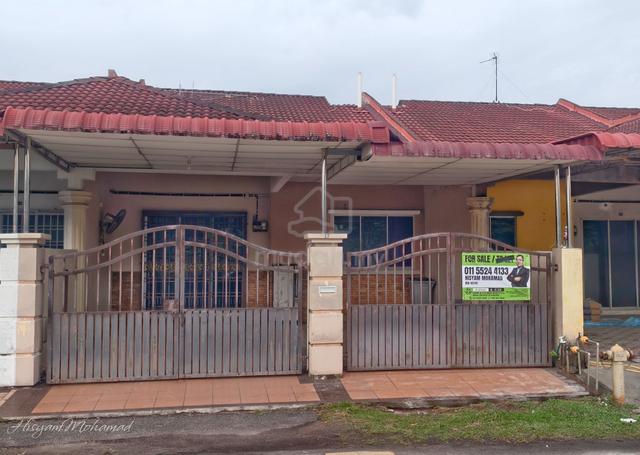 (Nonbumi Lot) Taman Universiti Parit Raja, Batu 1