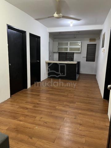 Taman Putra Budiman Flat 1