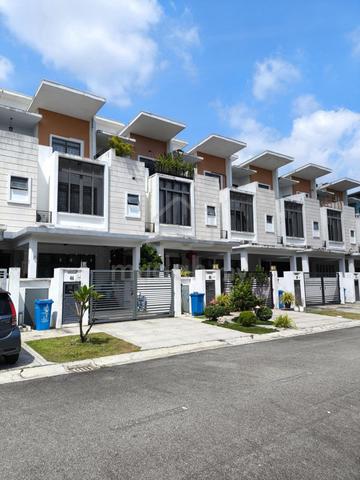 STRATEGIC LOCATION 3 Storey Terrace Emerald, TTDI Alam Impian 1