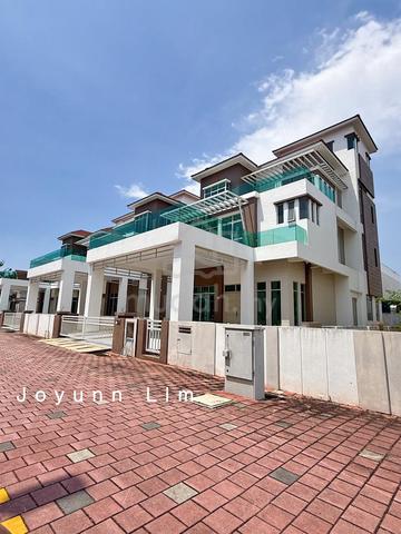 (SALE) 0 DOWNPAYMENT_WITH LIFT 3 Storey Bunaglow House, Royale Heights 1