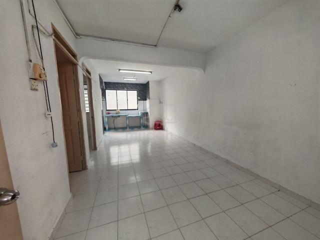 Flat Taman Ungku Tun Aminah 1