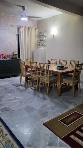 Below bank value Double Storey House End lot Seksyen 13 Shah Alam 1