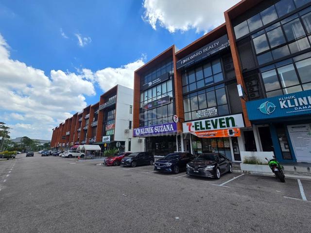 3 storey Shoplot/Freehold/Tenanted/Below Market/Tampoi/Central Park/JB 1