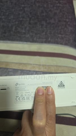 TP link Router - photo 2 of 5