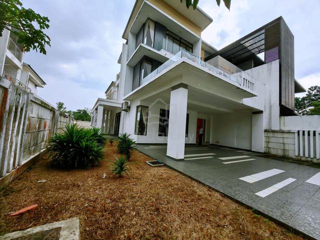 Gated Guarded 3 storey semi D house, Tmn Desa Tebrau Precinct 9F, JB 1