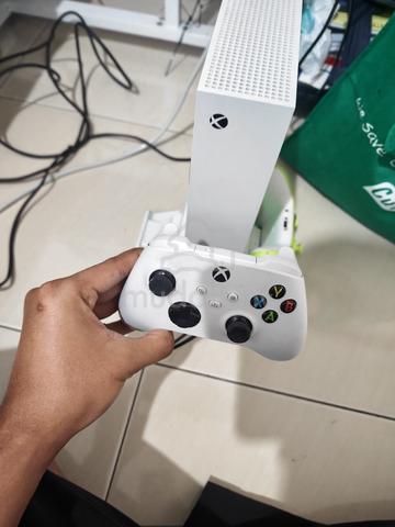 Xbox Series S - photo 3 of 6