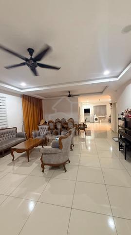 Semi furnished corner unit for rent Sendayan 1