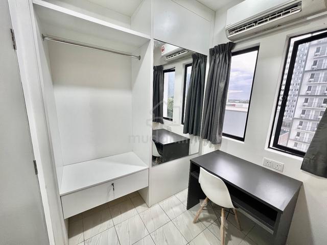 Uni Suites 4