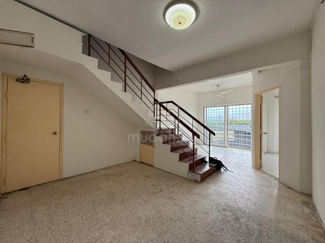 Kenari Court 1