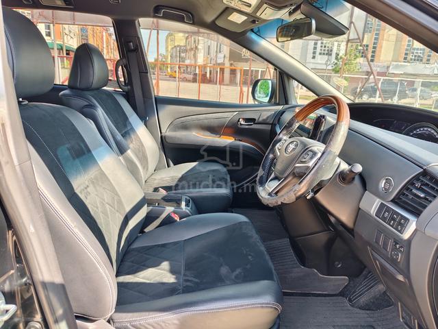2016 Toyota Estima 2.4 Premium High Spec Like New - 4