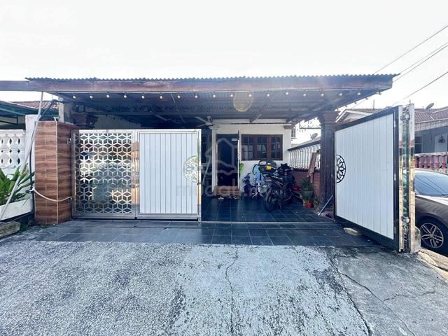 [Renovated End Lot] Jalan Mangga, Kota Masai 1
