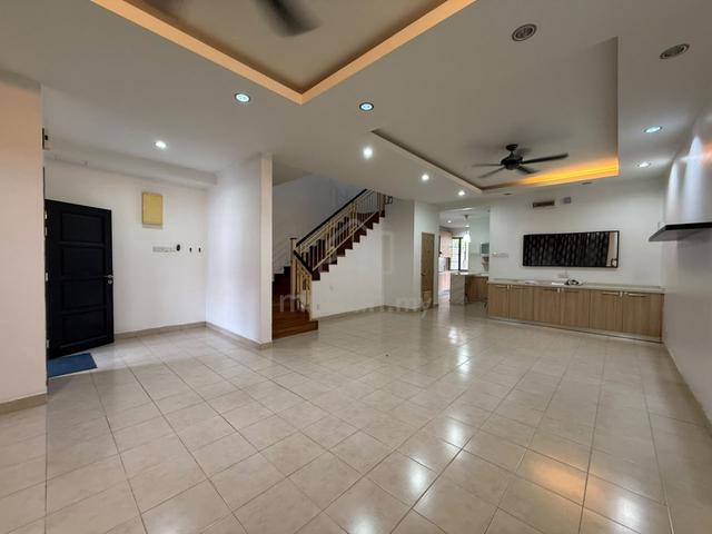 Renovated 2 Storey House in Denai Alam For Rent. 1
