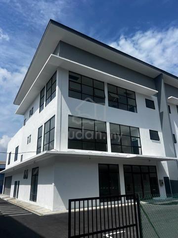 Brand new 3 Storey Semi d Warehouse Factory Pusat Perindustrian Gong 1
