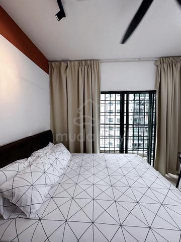Changkat view Dutamas BALCONY ROOM  1