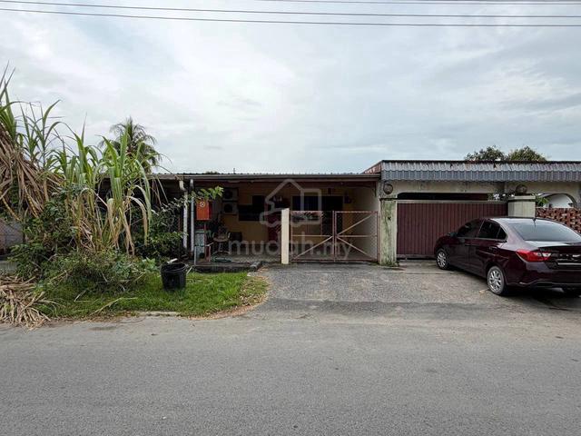 Single Storey Intermediate Terrace House for Sale at Taman Tunku Miri 1