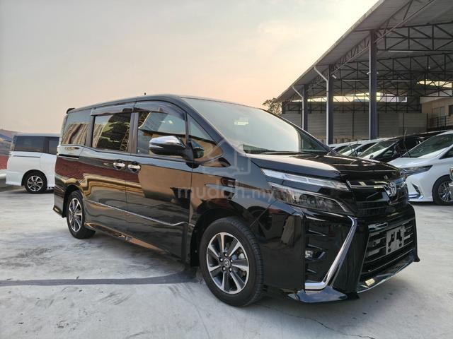 2020 Toyota VOXY 2.0 KIRAMEKI (A) - 2