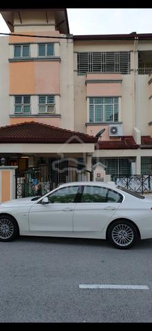 3 storeys terrace house Sg Ara 1