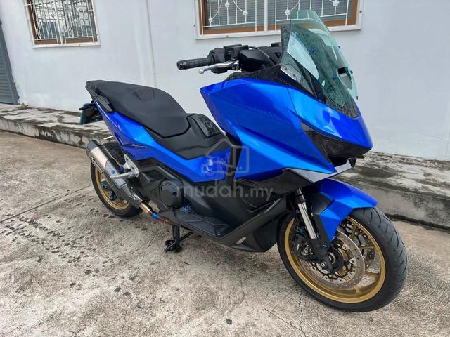 Honda Forza 750 with Akrapovic Exhaust READY STOCK - photo 2 of 4