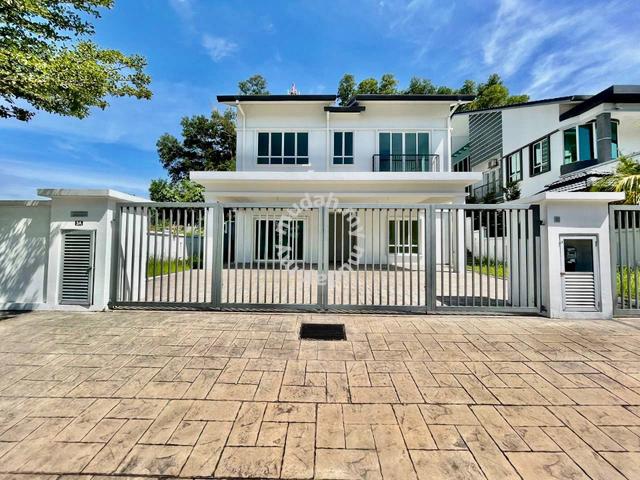 GUARDED 6448ft 2.5 Storey Bungalow Bukit Ros Kajang 1
