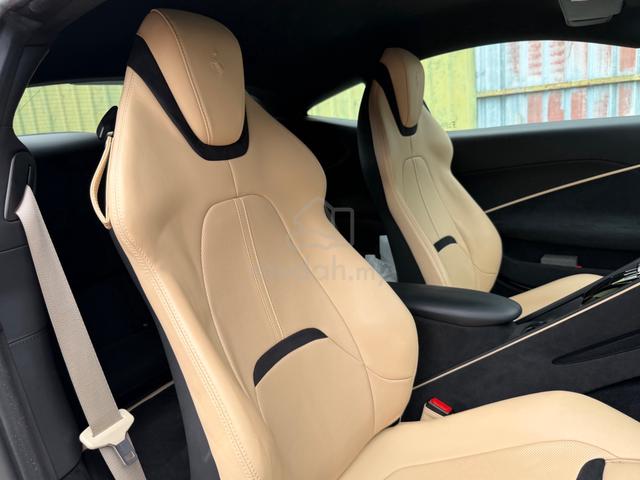 2023 Ferrari ROMA 3.9 Coupe Carbon Interior 615Hp - 3