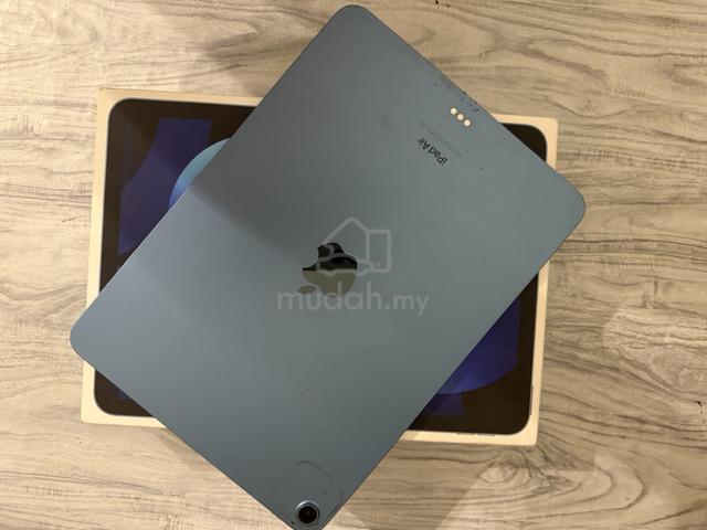 iPad Air 5th Gen - photo 2 of 3