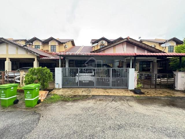 TERES STINGKAT SETENGAH BANDAR DAMANSARA Kuantan Pahang 1