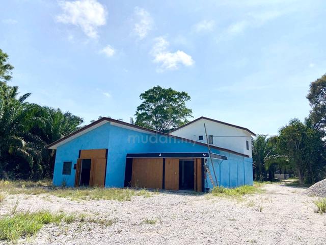 Building facing mainroad for rent Ayer Baloi, Pontian 1