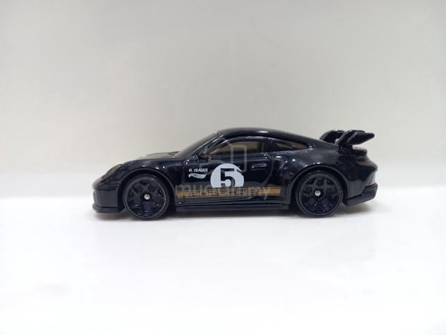 Hot Wheels Porsche 911 GT3 2025 HW Race Day Series - photo 2 of 6