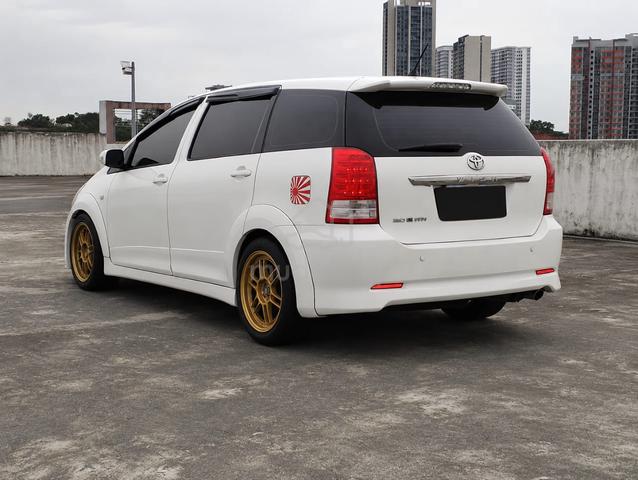 (2006) Toyota WISH 2.0 G FACELIFT MPV 7 seater (A) - 2