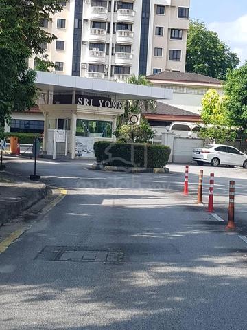 Sri York 1