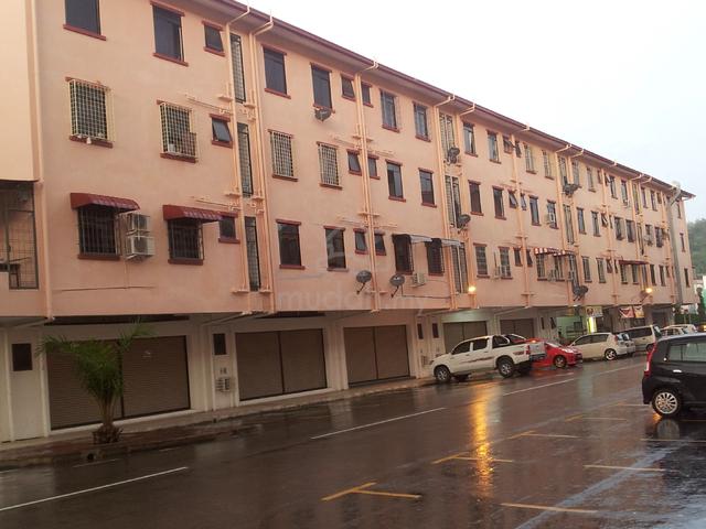Taman Suria Shop Apartment 1