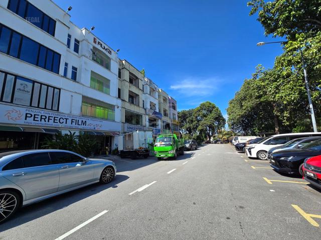 Kawasan Perniagaan Bandar Puchong Utama, Puchong 4 Storey Shoplot 1