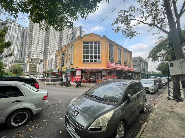 Corner Lot Taman Pelangi Sentul Three Storey Shoplot All level Rented 1