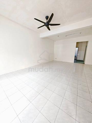 HOT AREA Double Storey Terrace House Puncak Jalil Seri Kembangan Sel 1