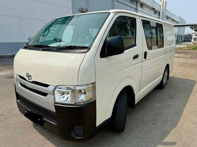 2015 SEMI PANEL 73K KM FULL SEVIS Toyota HIACE 2.5 - 3