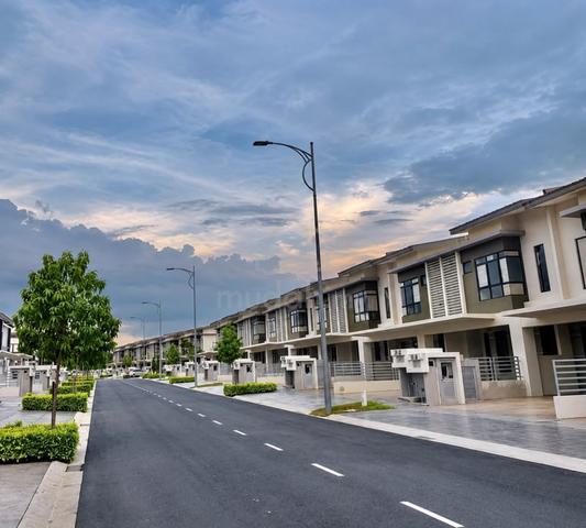 Maple Residence Cyberjaya | Fully Furnished 5BR Terrace House 1