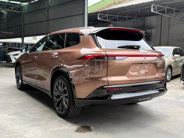 2025 Toyota CROWN 2.5 ESTATE Z Edition Rare 5A New - 2