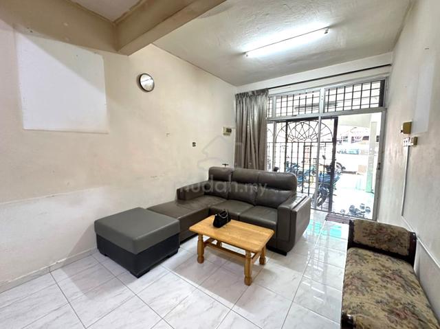 Renovated 22x70ft 1.5 Storey Terrace House Bukit Jaya, Ulu Tiram 1