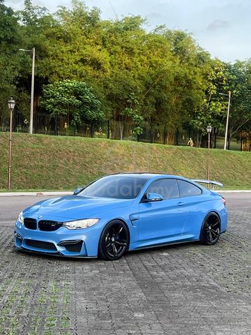 Bmw M4 (Yas Marina Blue) 2015 - 1