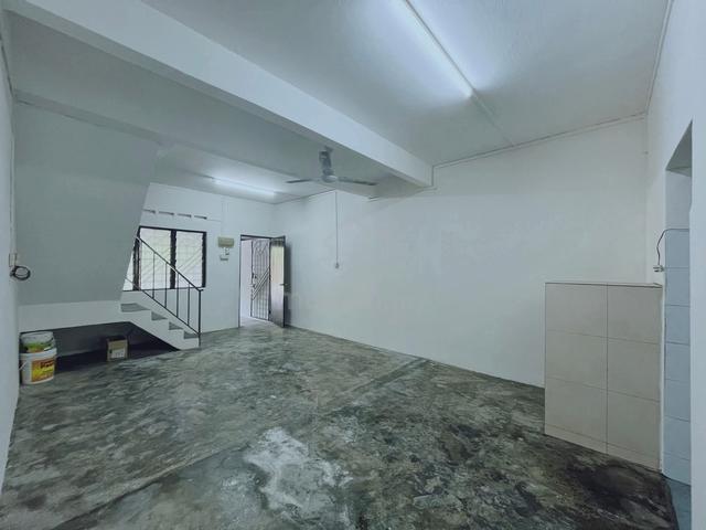 dekat Kluang Mall - Rumah Murah 2 Tingkat 1