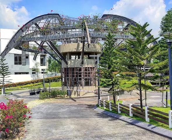 Villa Senja @ Rawang 3½ Storey Linked House With Lift & Swimming Pool 1