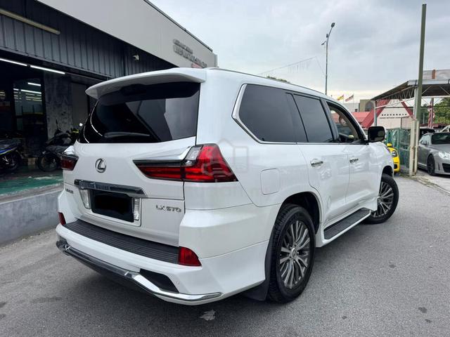 2017 Lexus LX570 5.7 (A) Tip Top Boleh Loan - 2