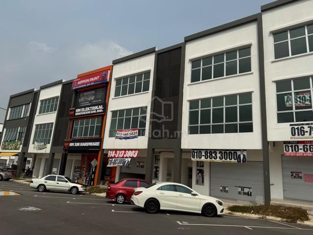 Tropicana Puncak Shoplot for Rent 1