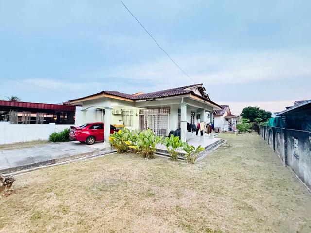 Jalan Kaki Ke Sekolah | Semi-D Taman Seroja Salak Tinggi Sepang 1