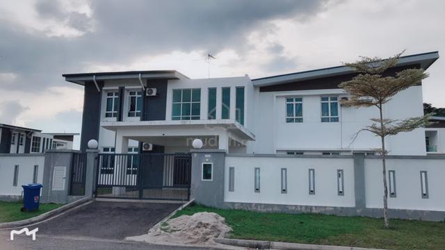 Premium Double Storey Bungalow House 1