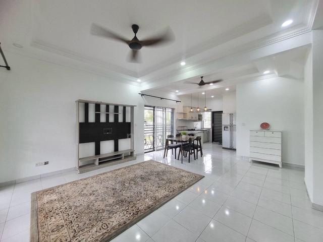 RENOVATED Corner Lot Cantik The Palm Hillpark Puncak Alam FOR SALE 1